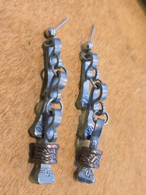 Handcrafted Silver-Tone Horse Shoe Nail Chain Drop Earrings with CopperAccent